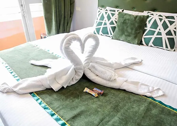 Pacific Bay Grand Hotel 3*