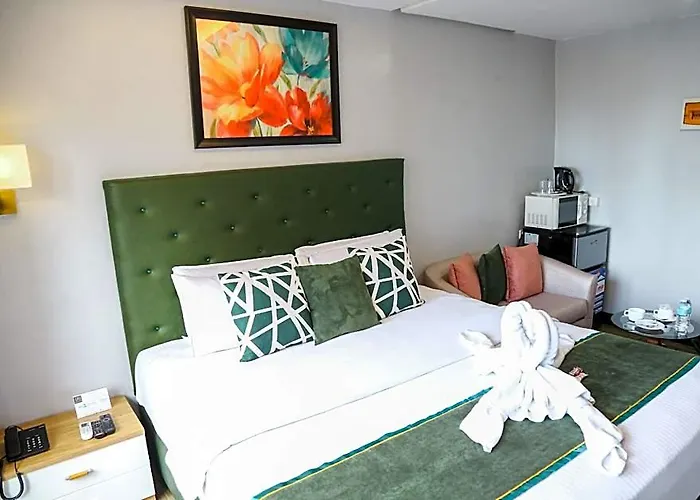 Pacific Bay Grand Hotel 3*